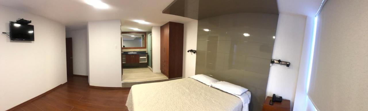Hotel Bacastell Quito Exterior photo